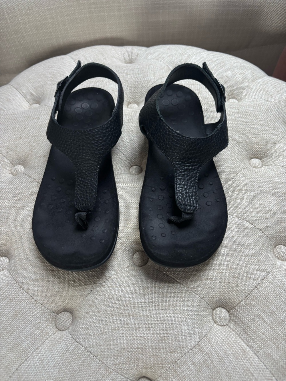 Vionic Black T-strap Sandals with Textured Straps - NWOT